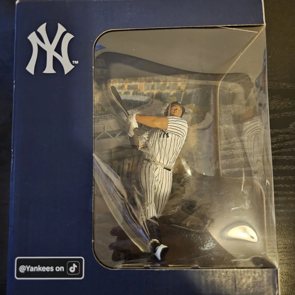 New York Yankees Juan Soto Collectible Figure - Picture 2 of 4